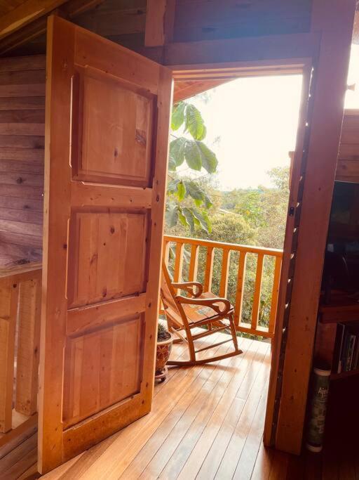 Beehouse Arvi Cabana Гуарне Екстериор снимка